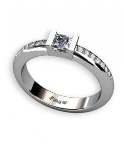 prinsess box infattad vitguldsring