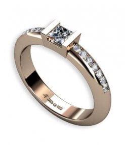 18 k rött guld med handsmidd skena prinsess och briljantslipade diamanter