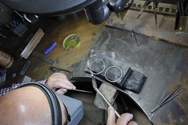 2 delar av armbandet