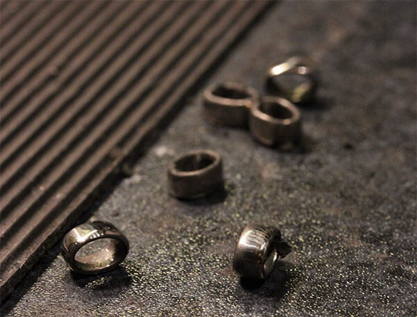 mellanlänkarna i vitguld