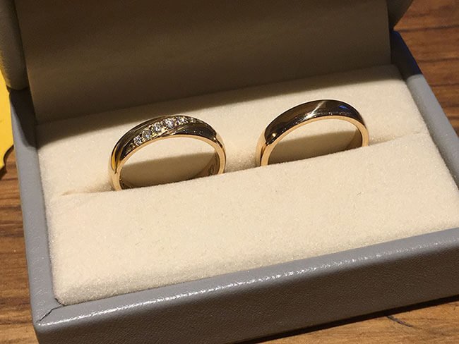 putsade vigselringar