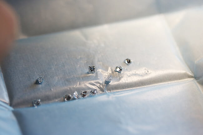 kuvert med prinsess slipade diamanter