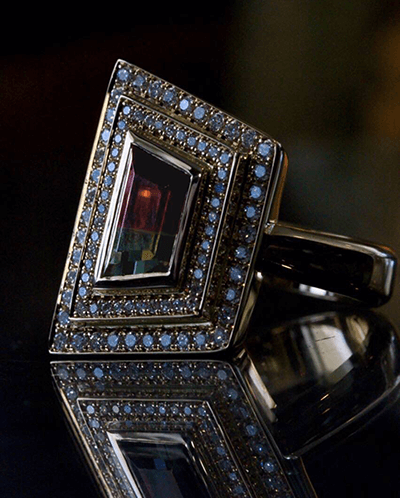 exklusiv juvelsring tillverkad av Jenny